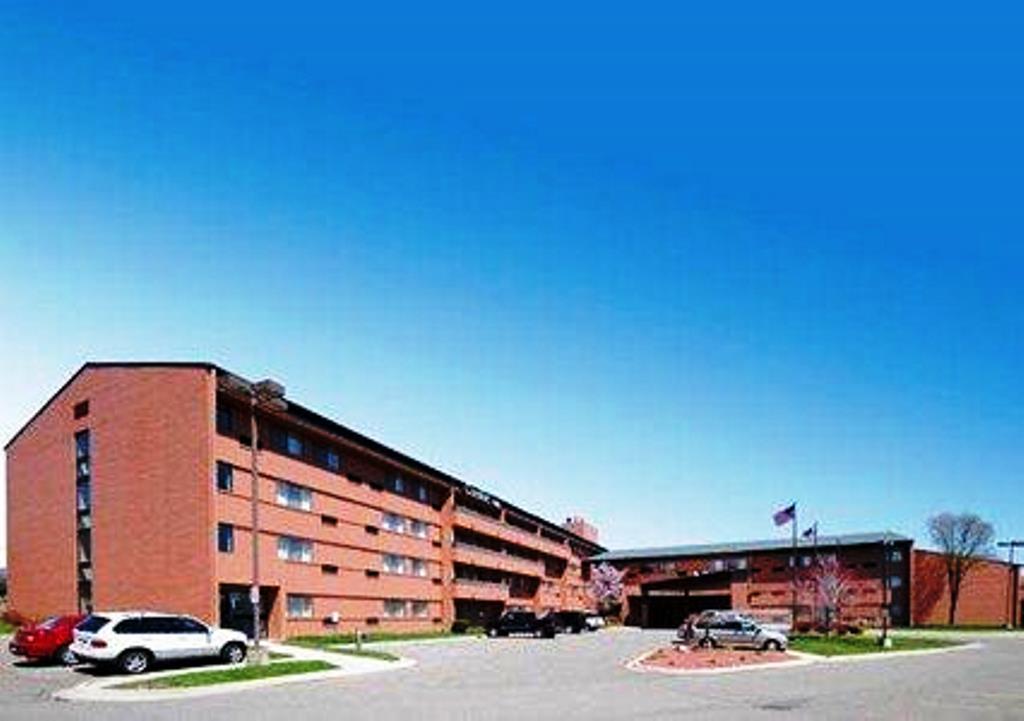 Comfort Inn Farmington Hills Exterior photo