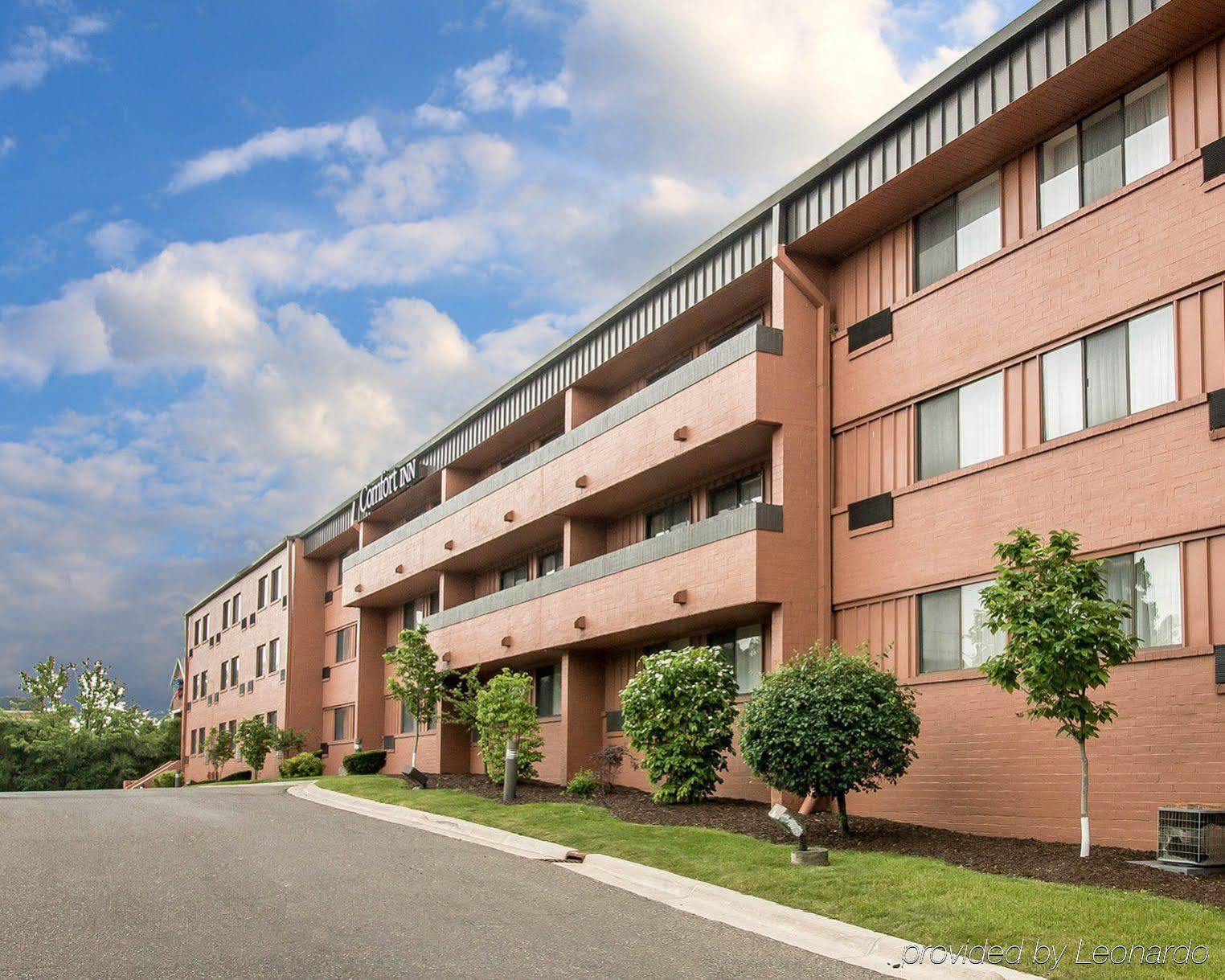 Comfort Inn Farmington Hills Exterior photo